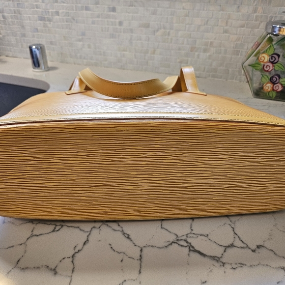 Authentic Vintage Louis Vuitton Epi Lussac - Picture 5 of 15